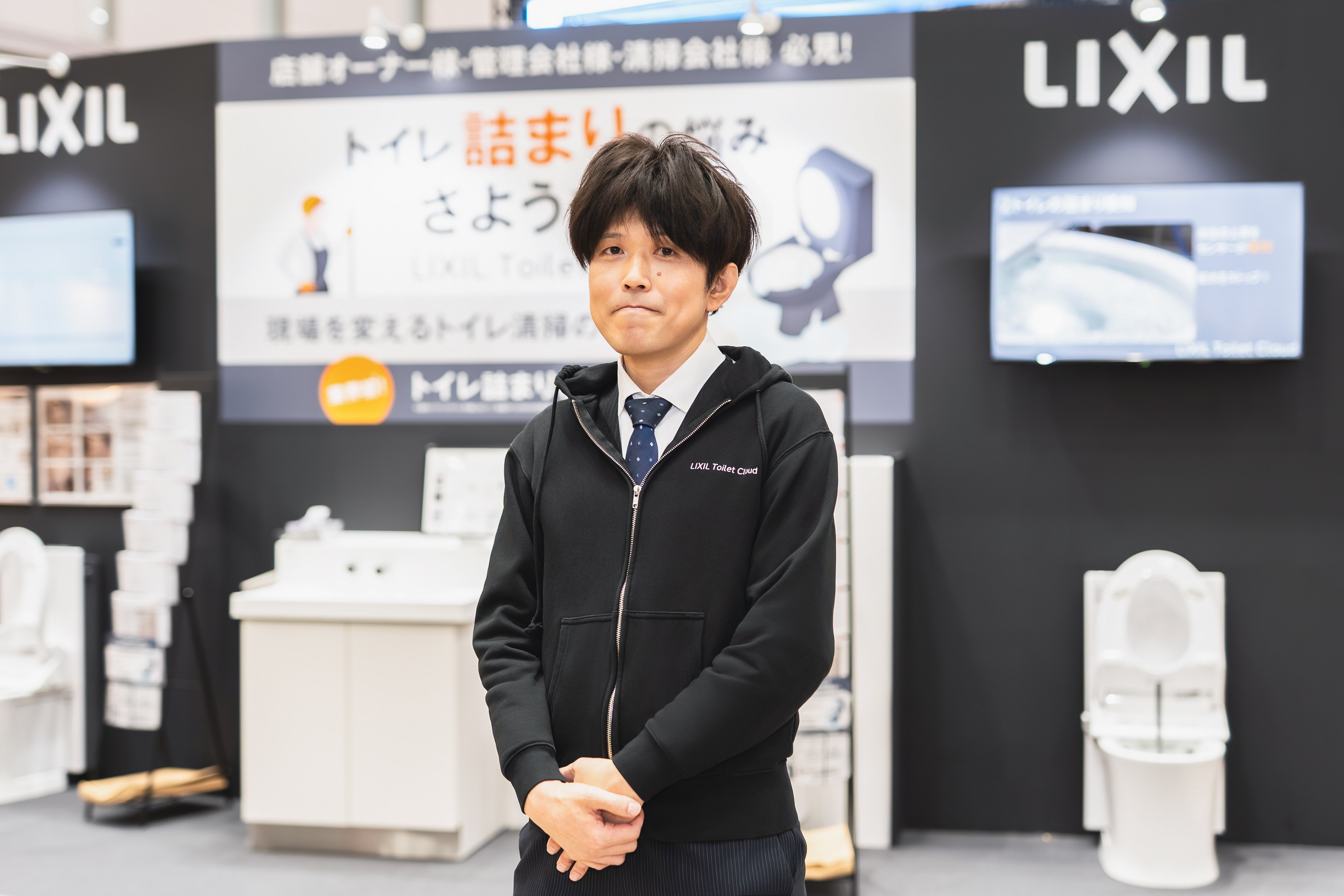 清掃現場の声を聞き、導入後は丁寧に伴走。「失敗させないDX」で、日本のトイレの「きれい」を守る。 サムネイル画像